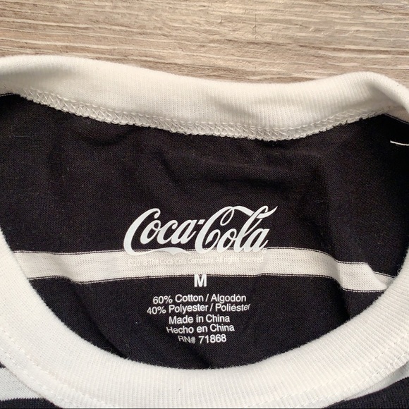 Rare/Trendy Coca Cola Shirt - Picture 4 of 4